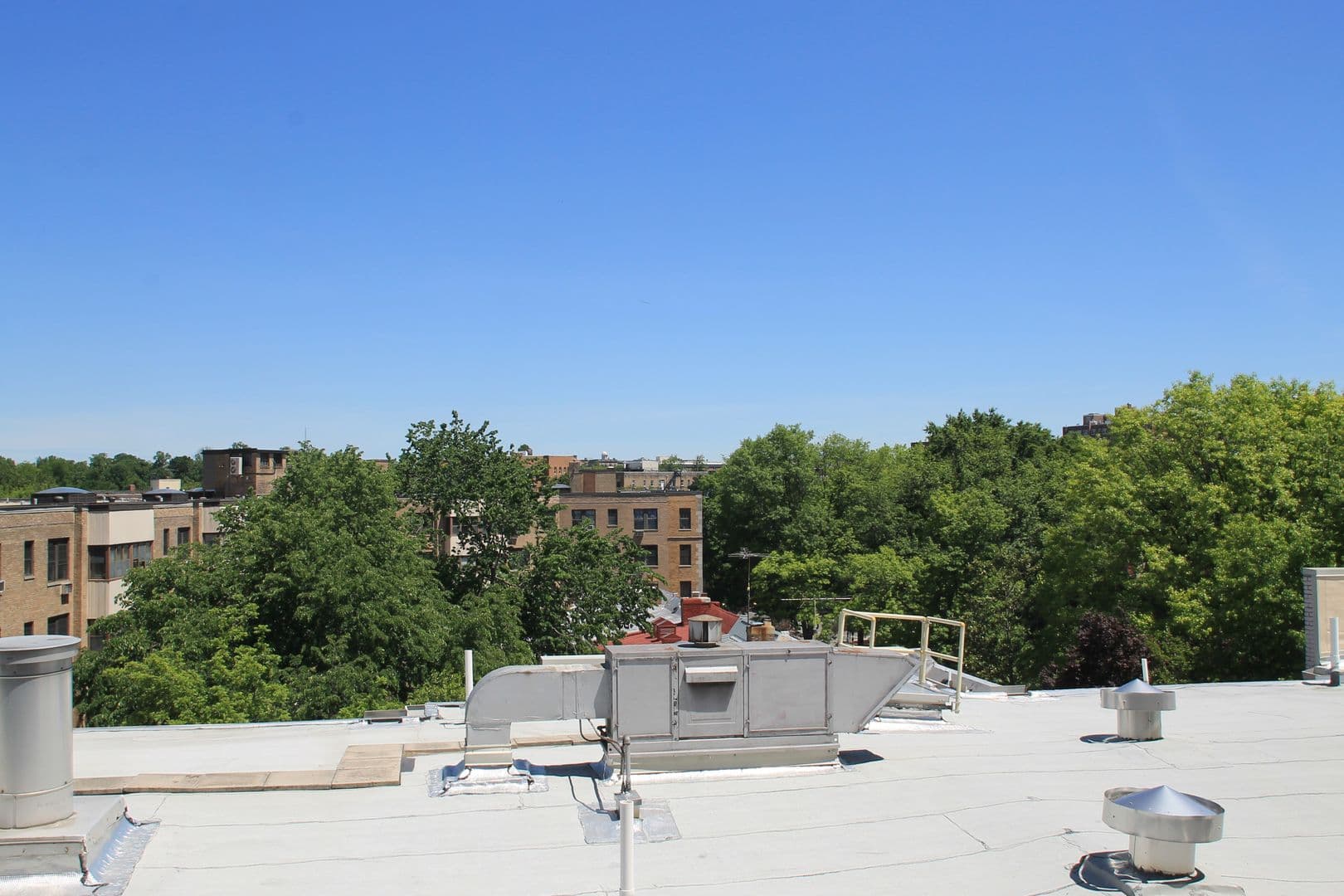 Washington Apartment: 2070 Belmont Rd, NW