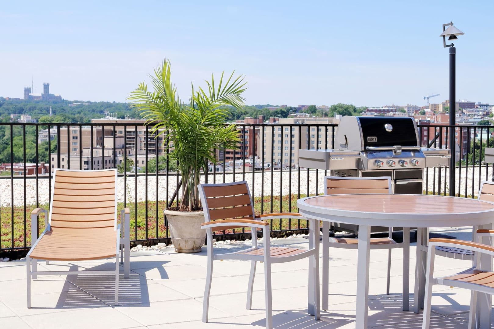 Washington Apartment: 1255 New Hampshire Avenue