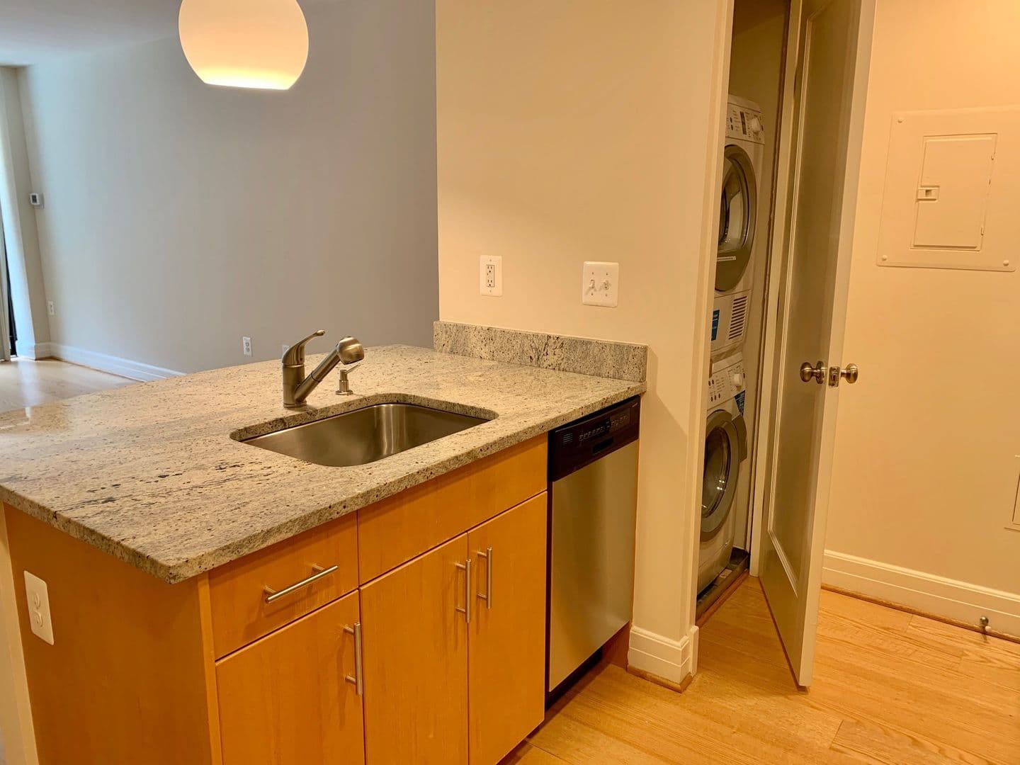 Washington Apartment: 1255 New Hampshire Avenue