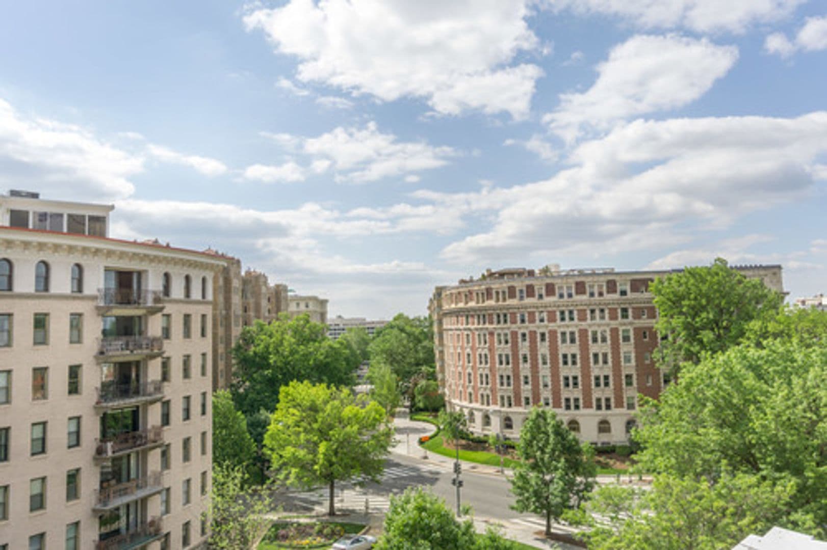 Washington Apartment: 2070 Belmont Rd, NW