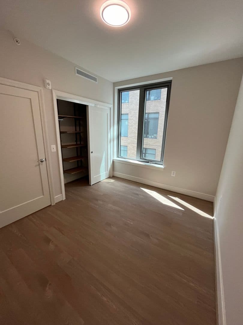 WASHINGTON Apartment: 1650 O STREET, NW