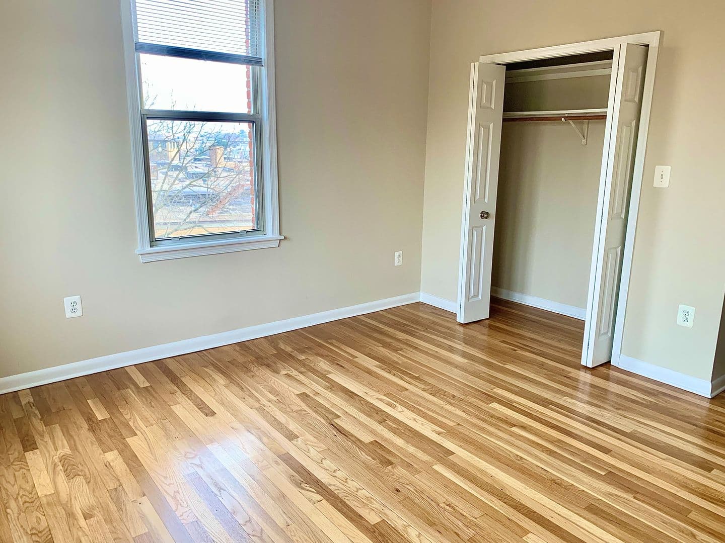 Washington Apartment: 2070 Belmont Rd, NW