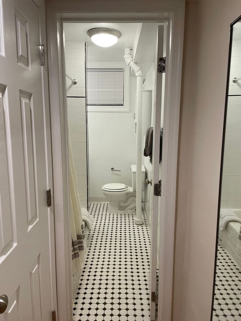 Washington Apartment: 1825-1833 New Hampshire Avenue, NW