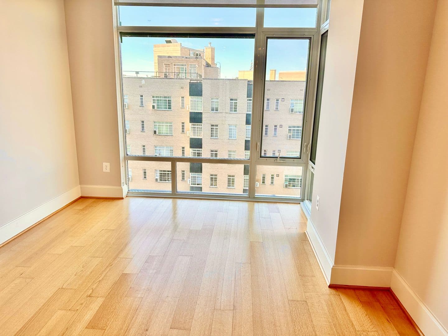 Washington Apartment: 1355 17th Street, NW