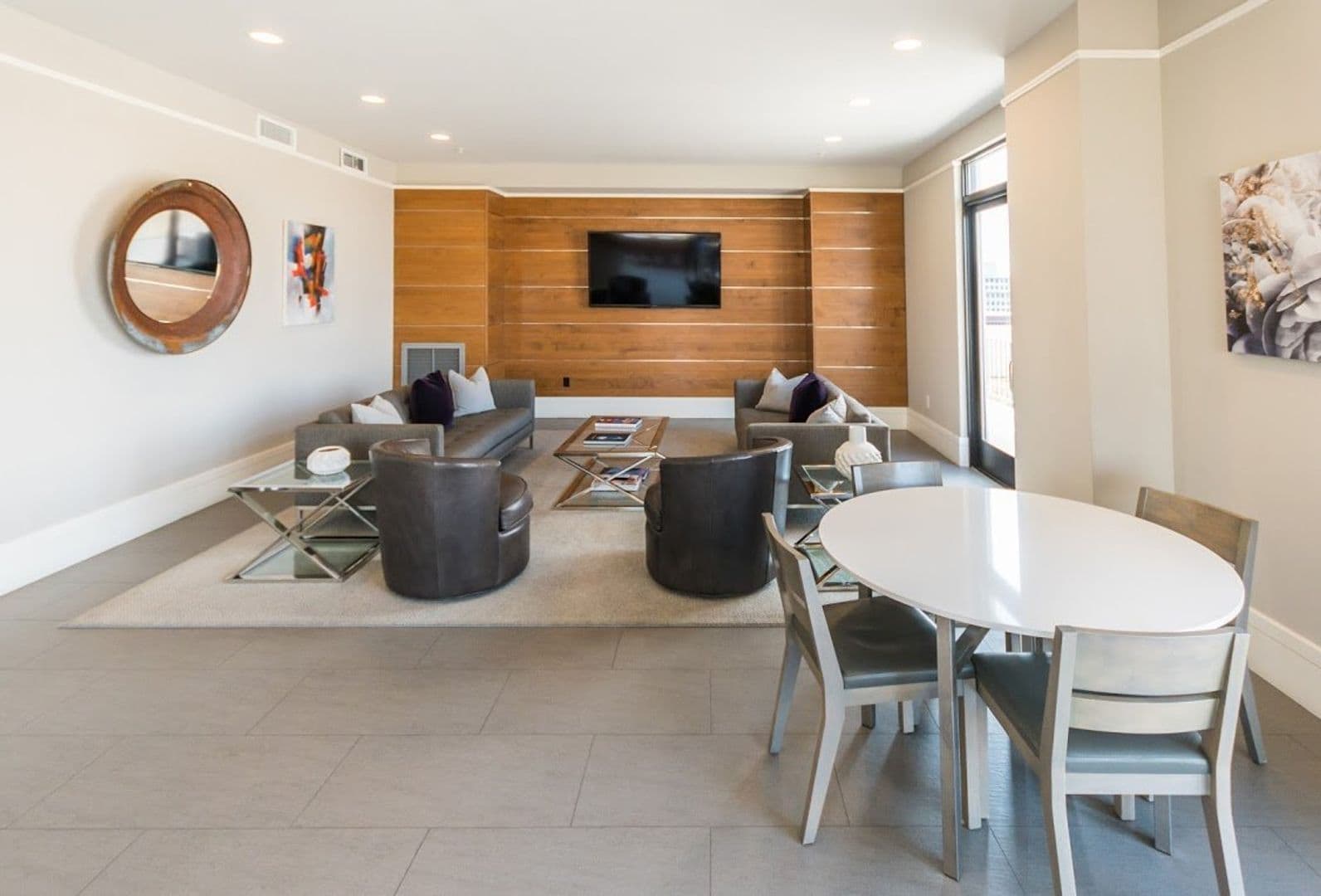 Washington Apartment: 1355 17th Street, NW
