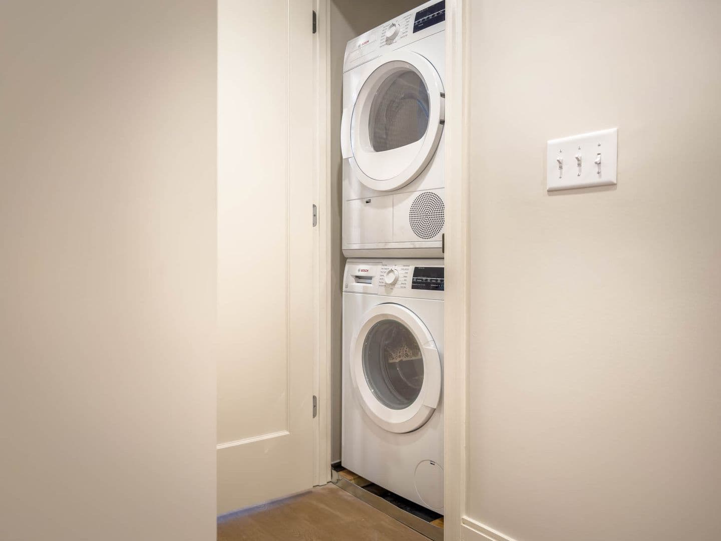 Washington Apartment: 3220 Prospect Street, NW