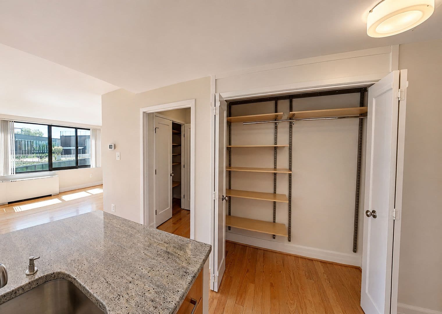 Washington Apartment: 1255 New Hampshire Avenue