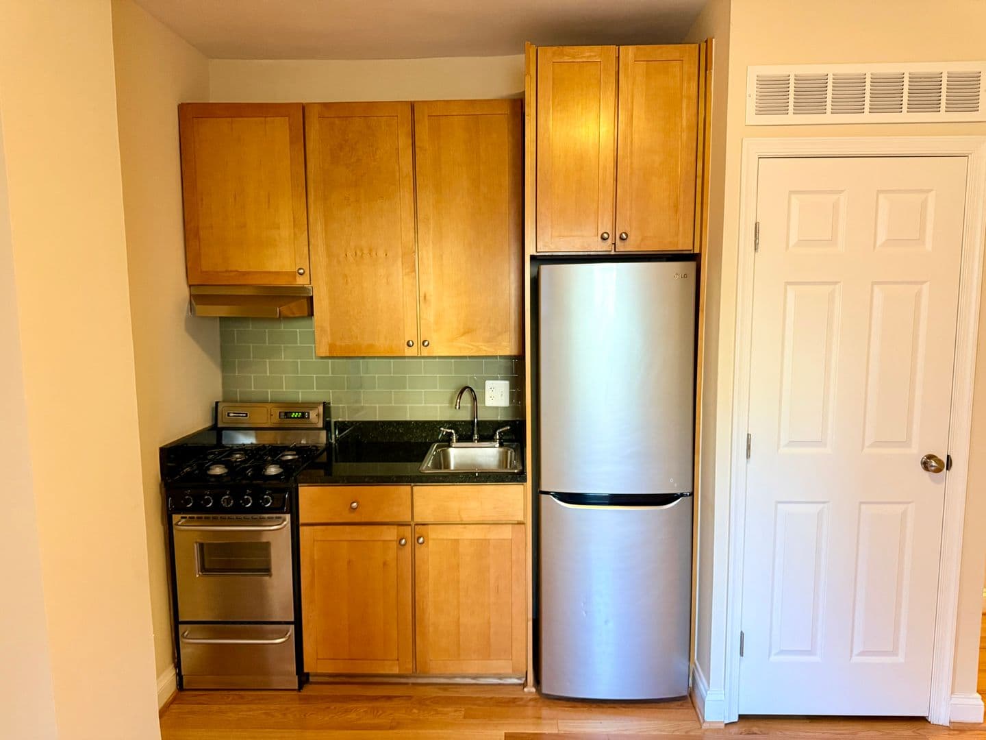 Washington Apartment: 1825-1833 New Hampshire Avenue, NW