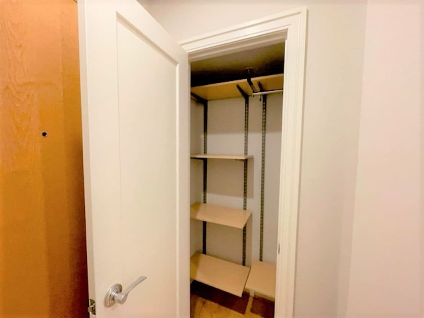 Washington Apartment: 1355 17th Street, NW