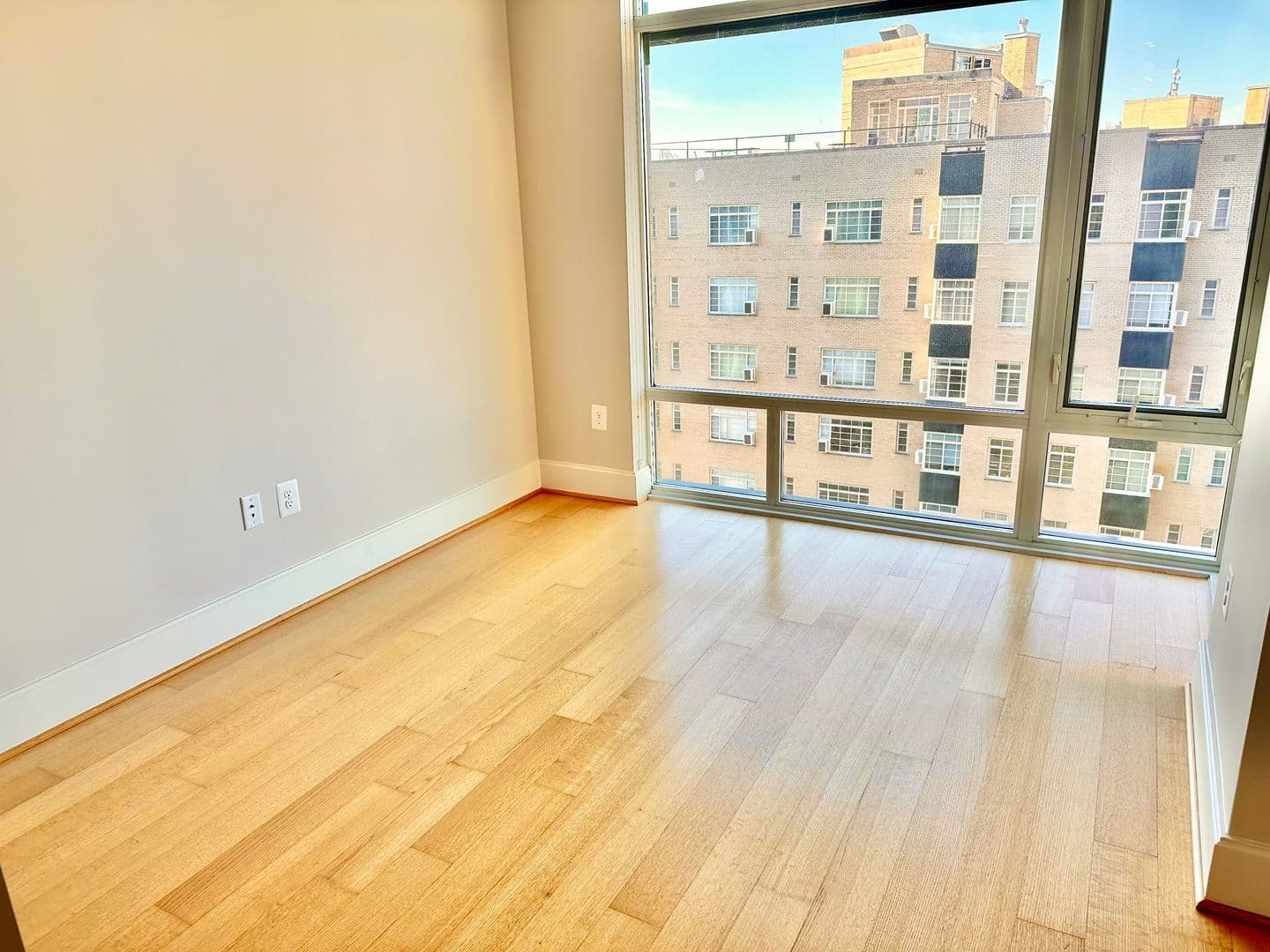 Washington Apartment: 1355 17th Street, NW