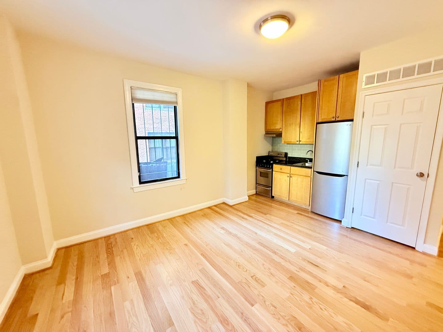 Washington Apartment: 1825-1833 New Hampshire Avenue, NW