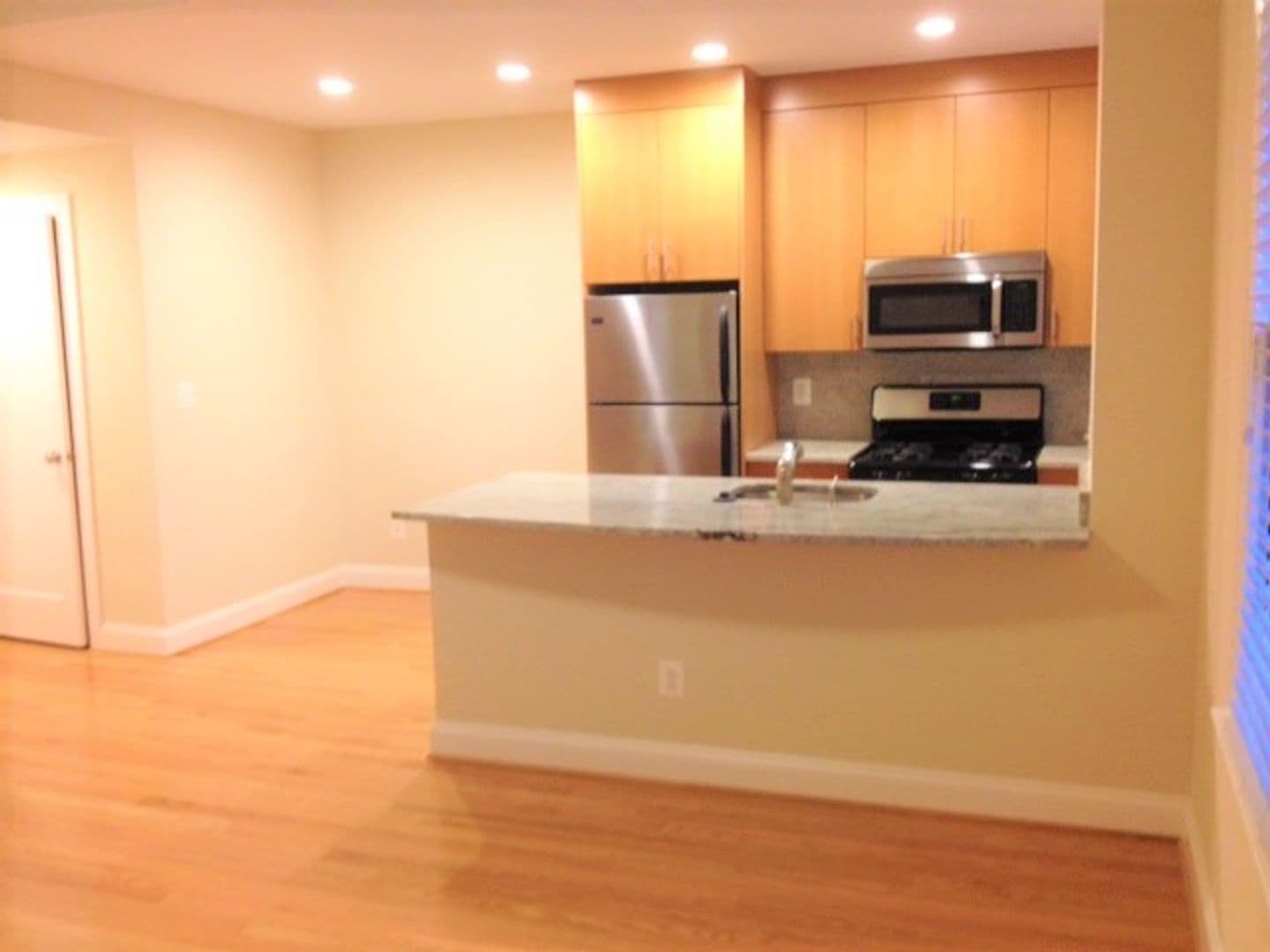 Washington Apartment: 1825-1833 New Hampshire Avenue, NW