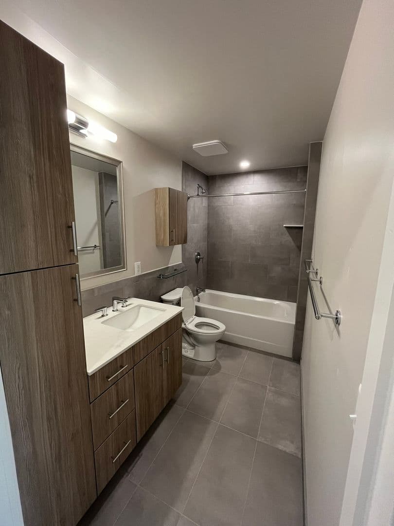 WASHINGTON Apartment: 1650 O STREET, NW