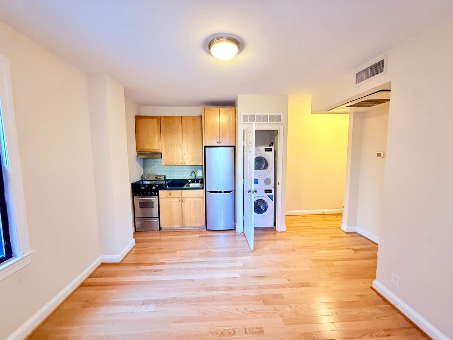 Washington Apartment: 1825-1833 New Hampshire Avenue, NW