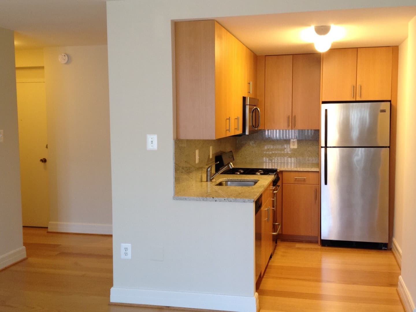 Washington Apartment: 1255 New Hampshire Avenue