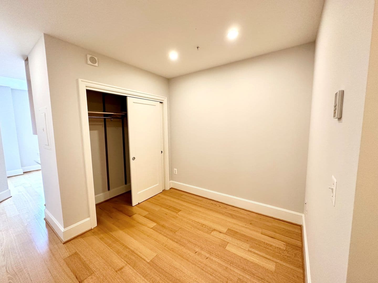 Washington Apartment: 1355 17th Street, NW