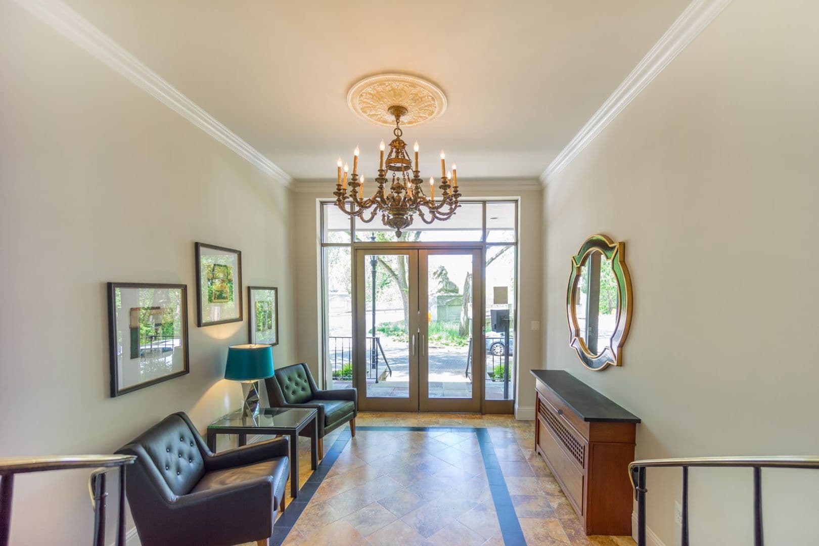 Washington Apartment: 2070 Belmont Rd, NW