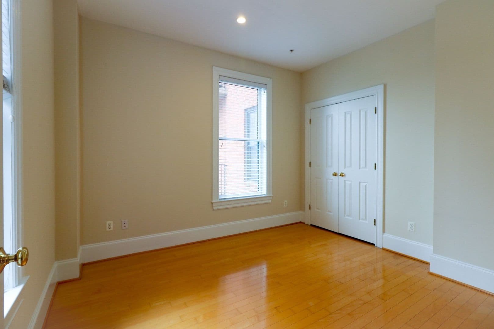 Washington Apartment: 1640 16th Street, NW