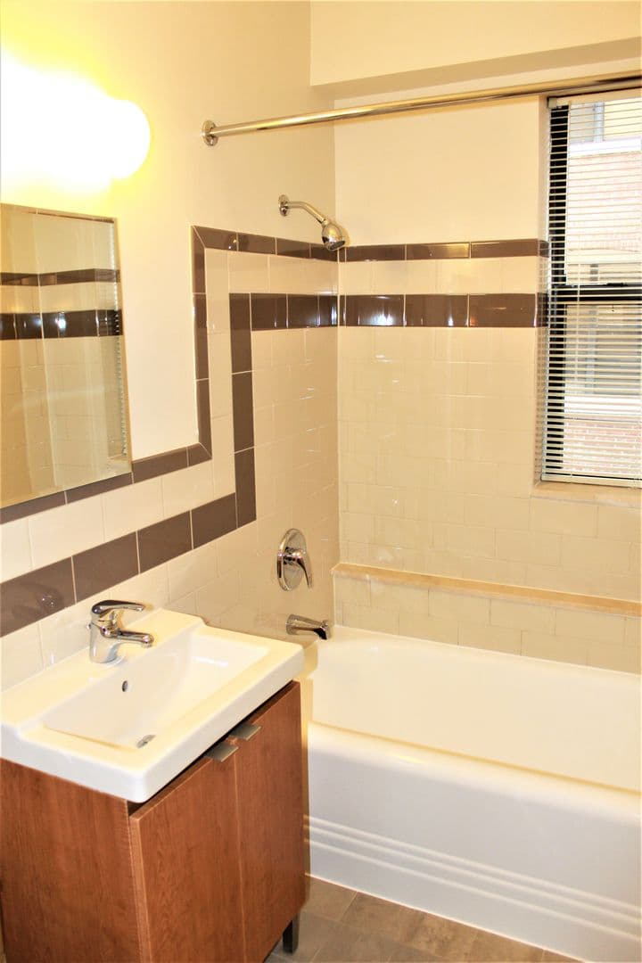 Washington Apartment: 2000 Connecticut Avenue, NW
