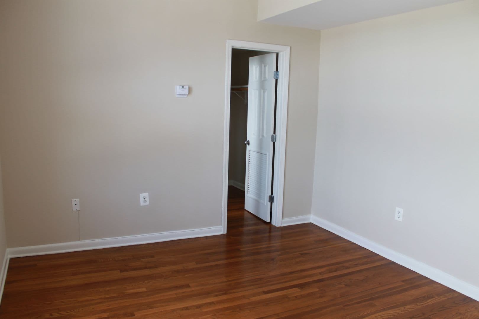 Washington Apartment: 2070 Belmont Rd, NW