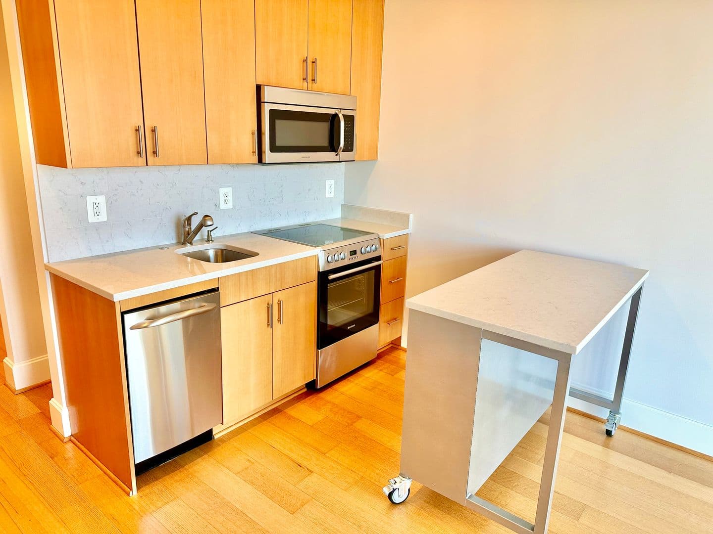 Washington Apartment: 1355 17th Street, NW