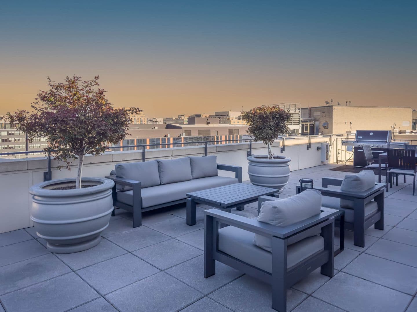 Washington Apartment: 1355 17th Street, NW