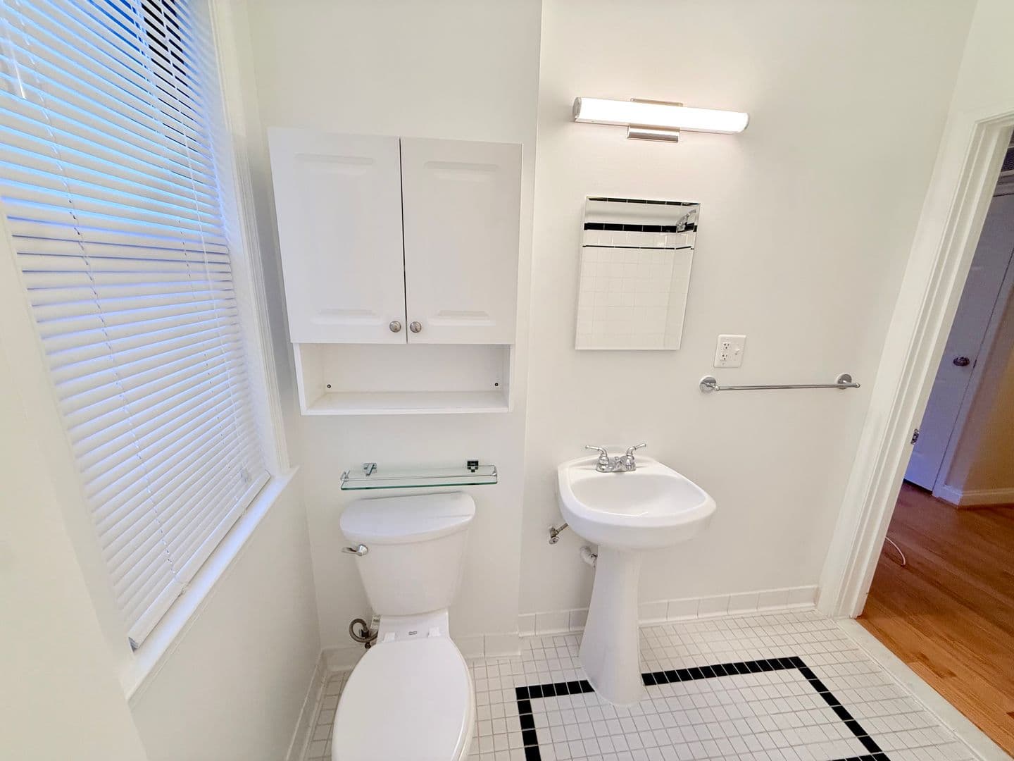 Washington Apartment: 1825-1833 New Hampshire Avenue, NW