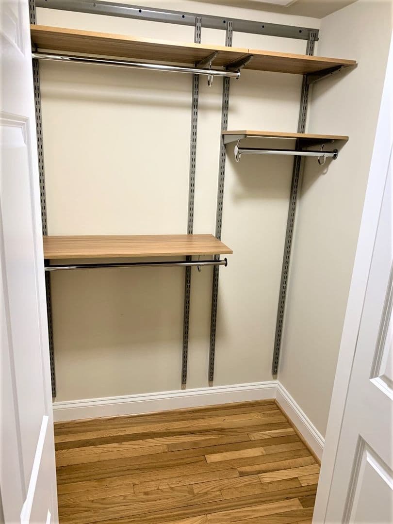 Washington Apartment: 2070 Belmont Rd, NW