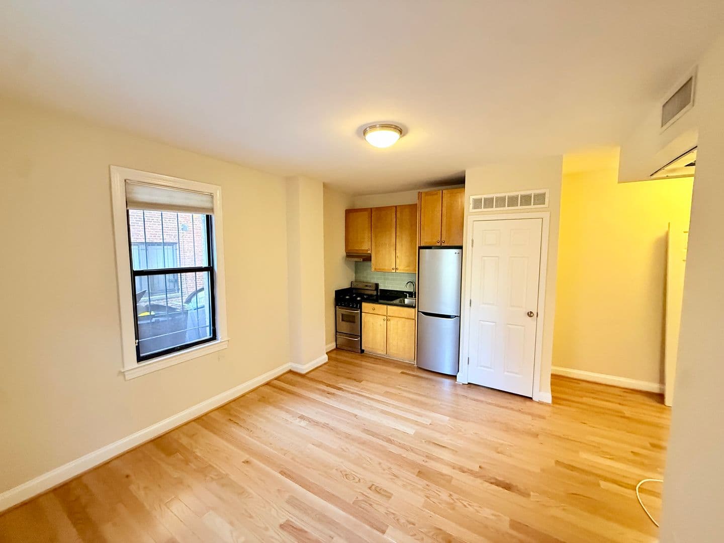 Washington Apartment: 1825-1833 New Hampshire Avenue, NW