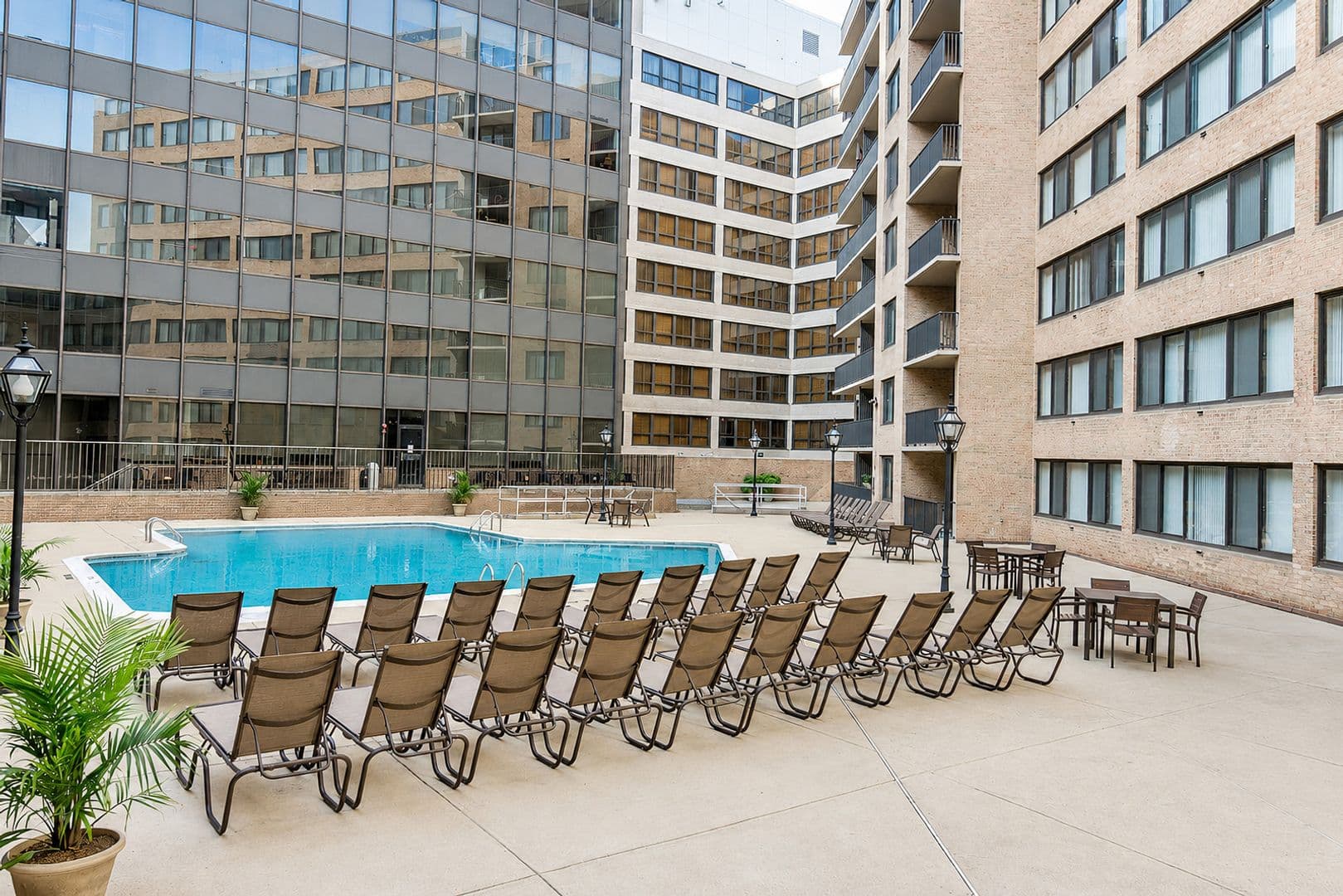Washington Apartment: 1255 New Hampshire Avenue