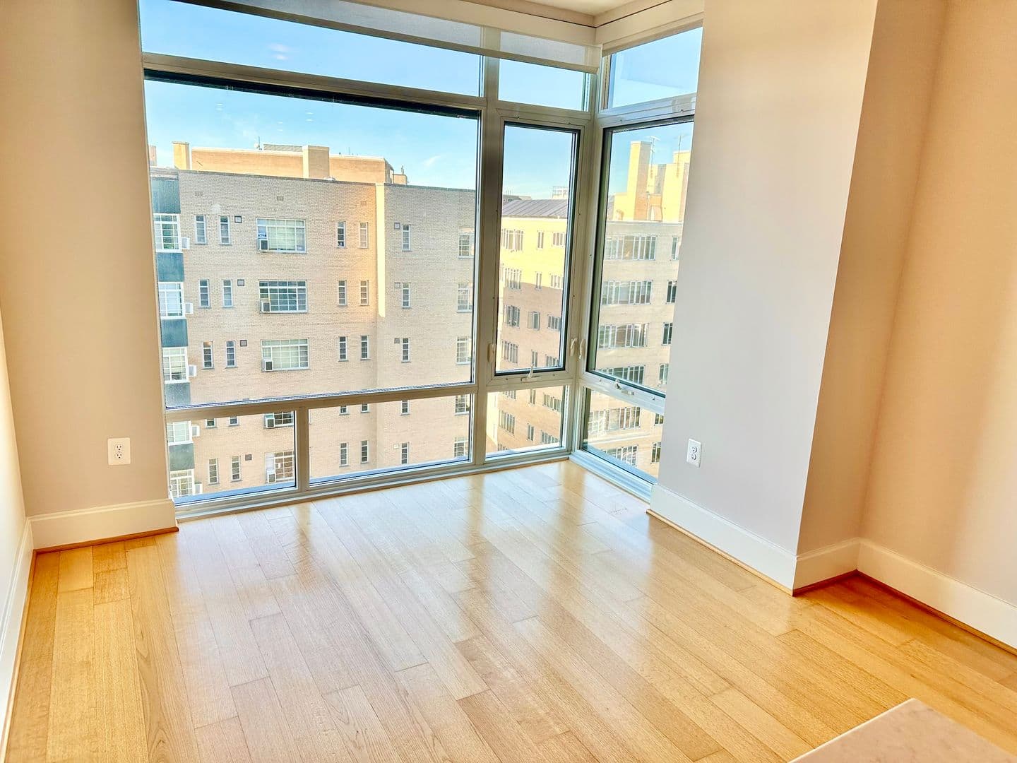 Washington Apartment: 1355 17th Street, NW