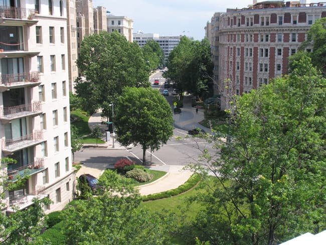 Washington Apartment: 2070 Belmont Rd, NW
