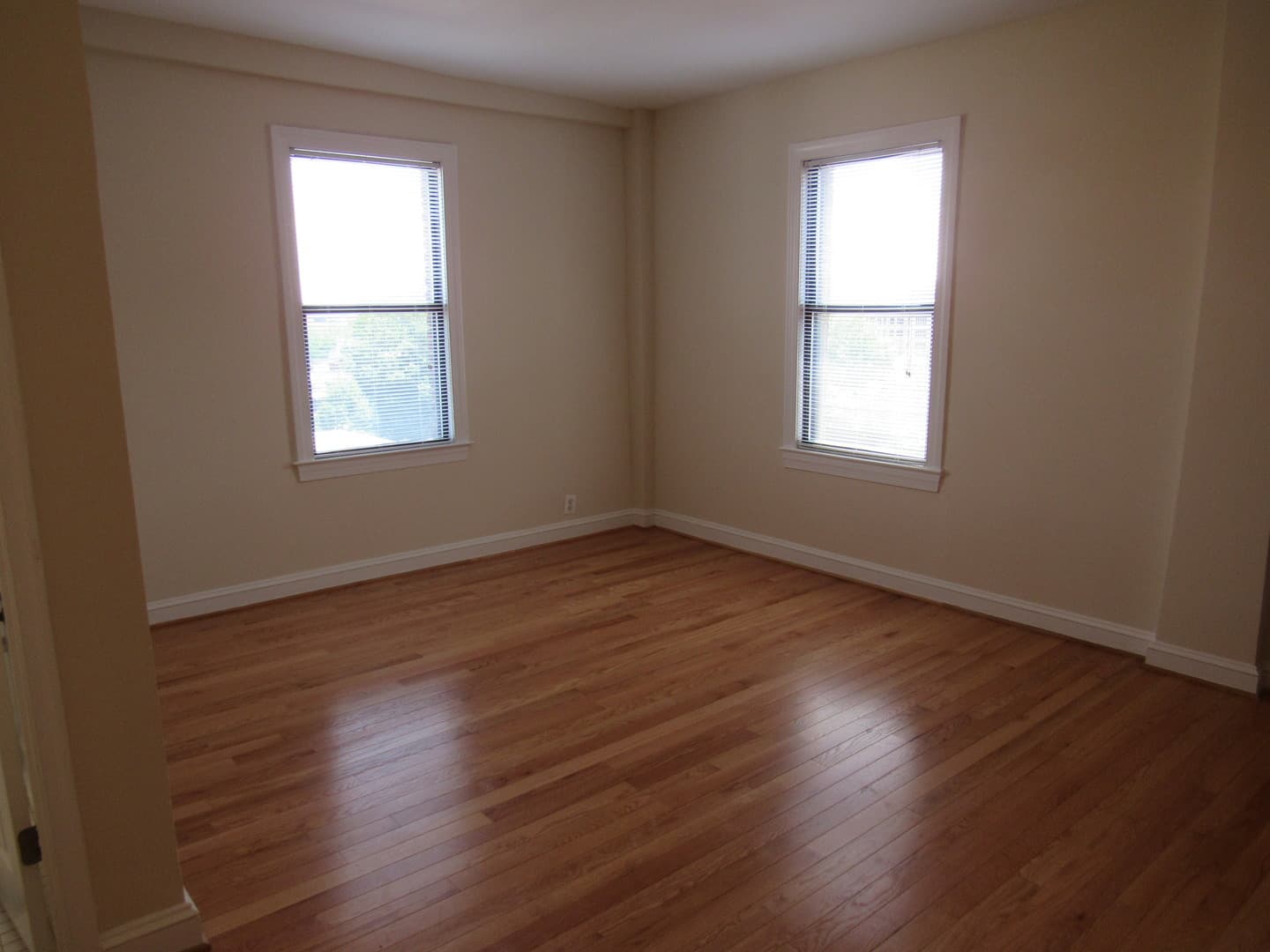 Washington Apartment: 1825-1833 New Hampshire Avenue, NW