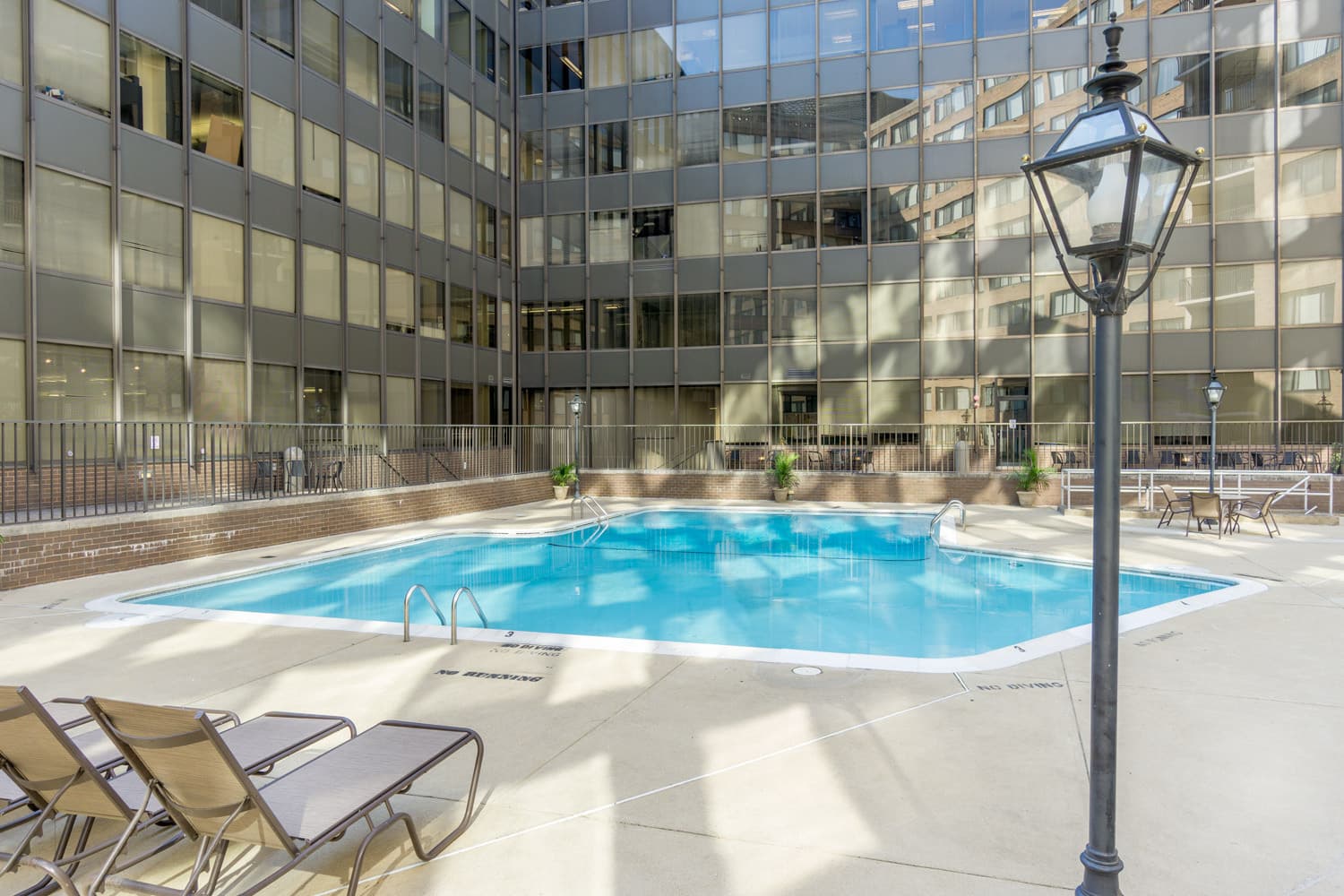 Washington Apartment: 1255 New Hampshire Avenue