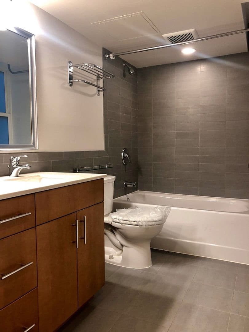 Washington Apartment: 1712 17th Street, NW