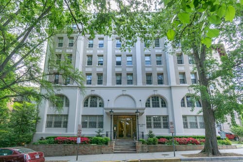 Washington Apartment: 2070 Belmont Rd, NW