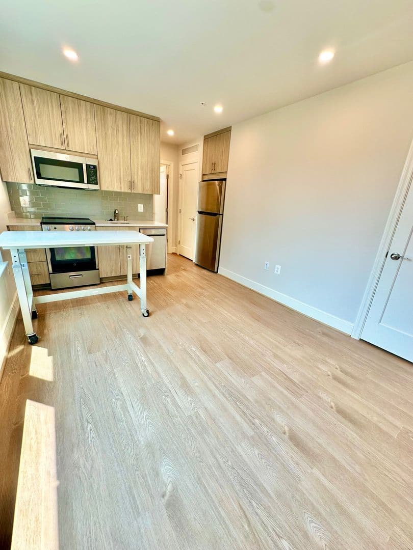 WASHINGTON Apartment: 1650 O STREET, NW