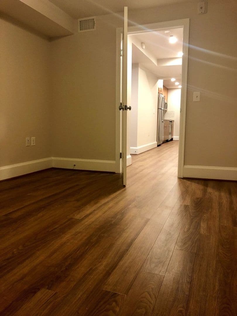 Washington Apartment: 1712 17th Street, NW