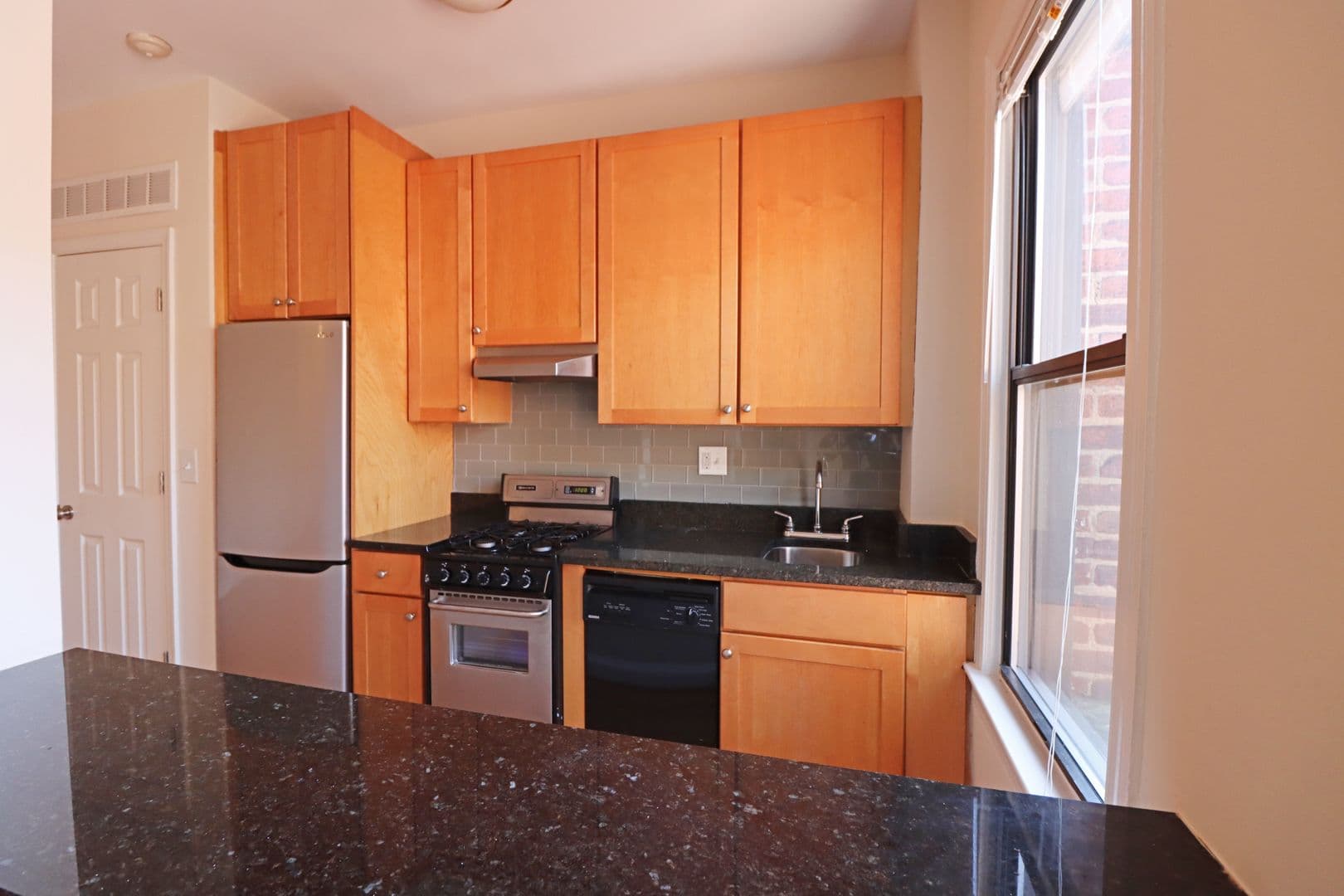 Washington Apartment: 1825-1833 New Hampshire Avenue, NW