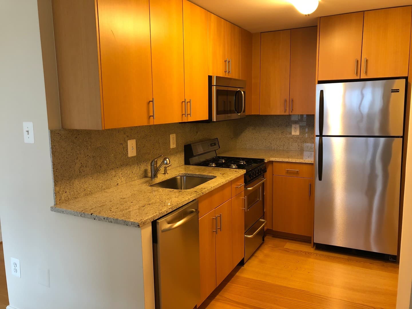 Washington Apartment: 1255 New Hampshire Avenue