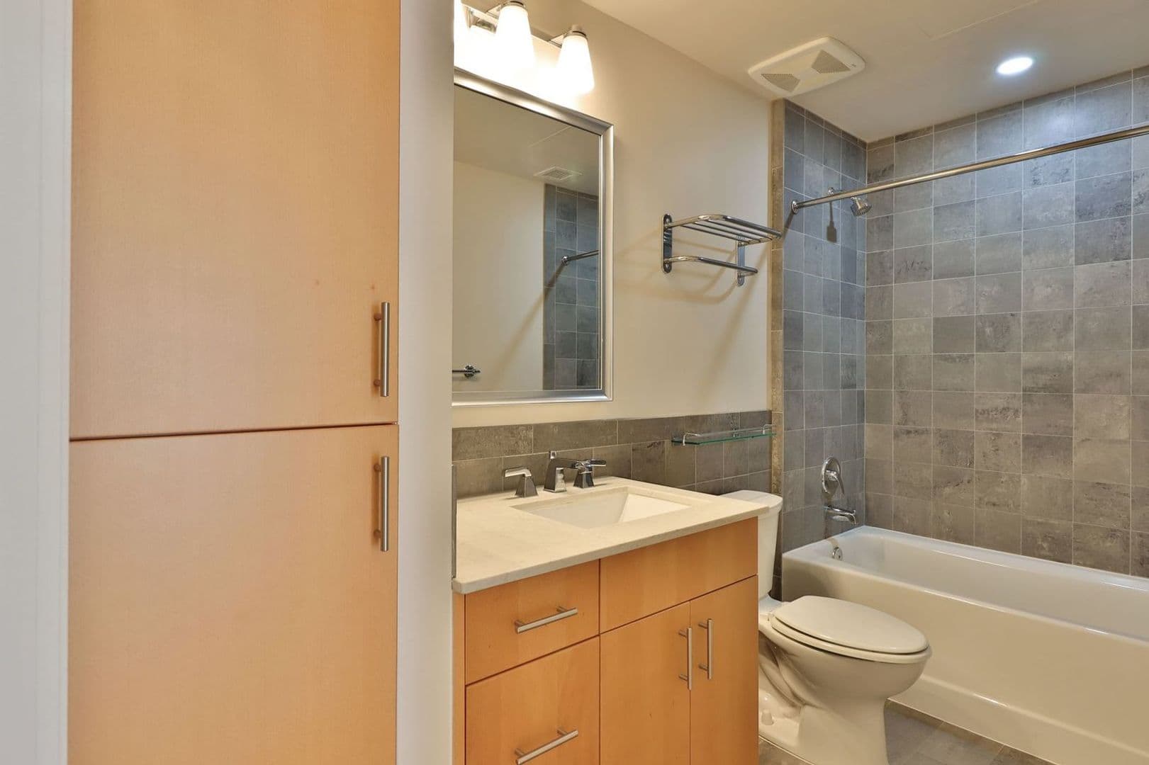 Washington Apartment: 1355 17th Street, NW