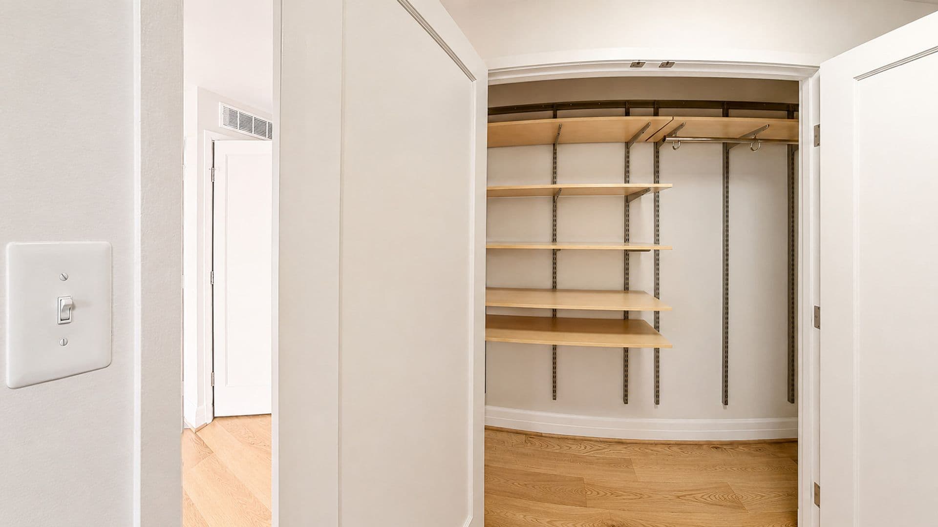 Washington Apartment: 1255 New Hampshire Avenue