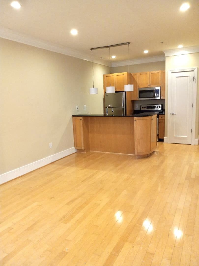 Washington Apartment: 1515 O Street, NW