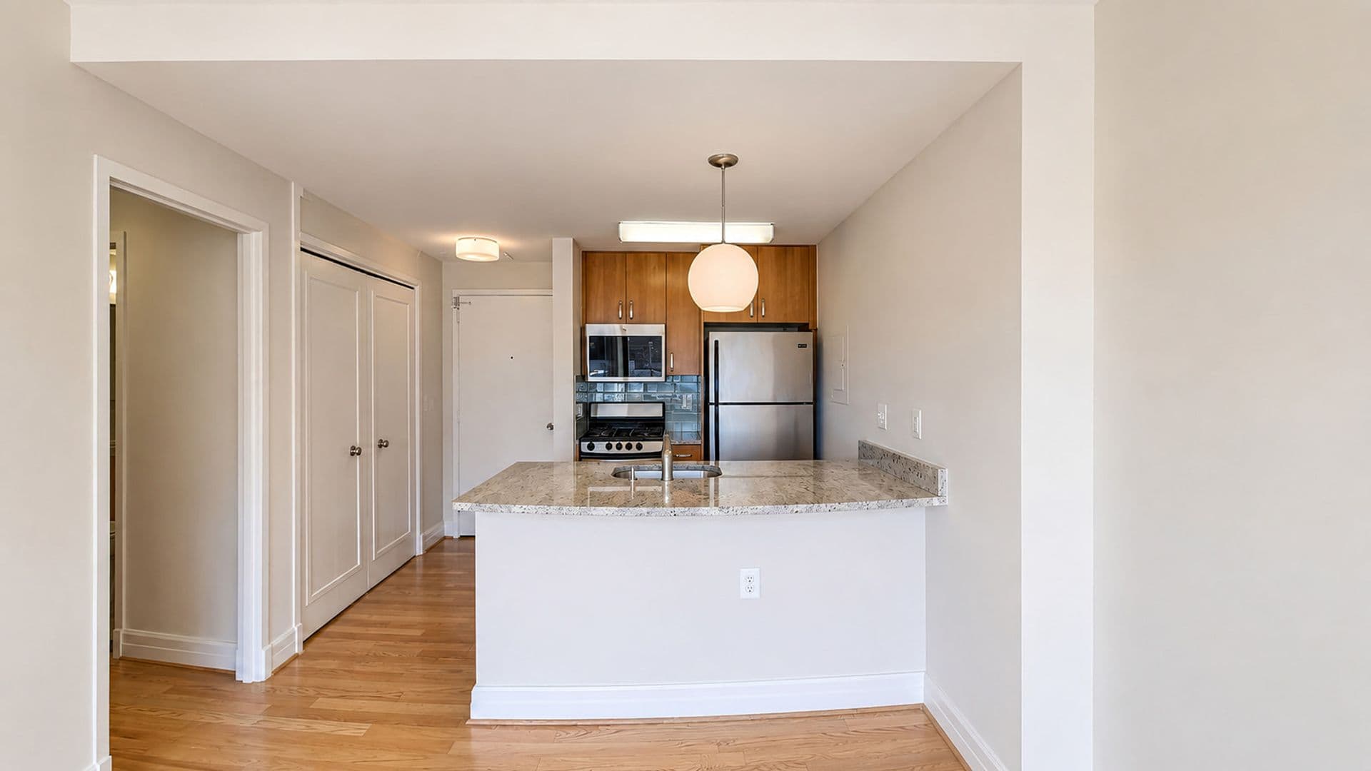 Washington Apartment: 1255 New Hampshire Avenue