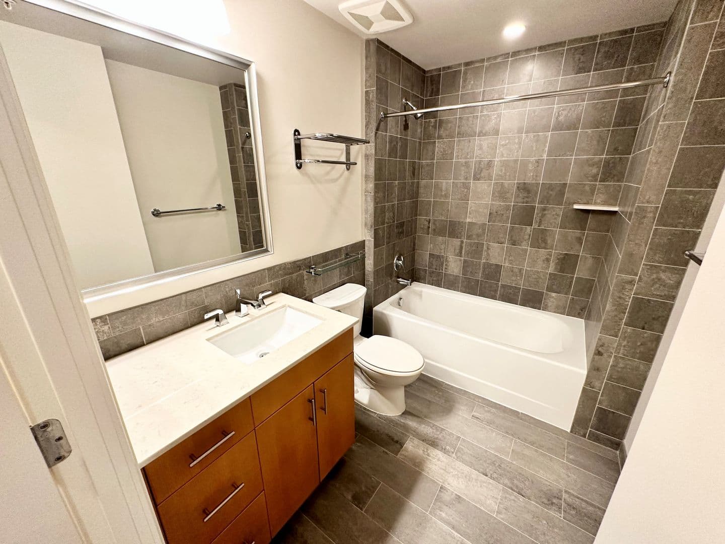 Washington Apartment: 1355 17th Street, NW