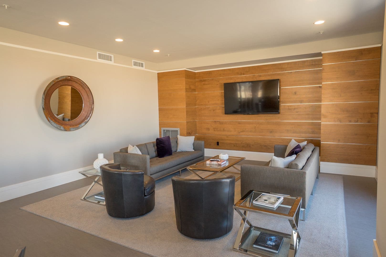 Washington Apartment: 1355 17th Street, NW