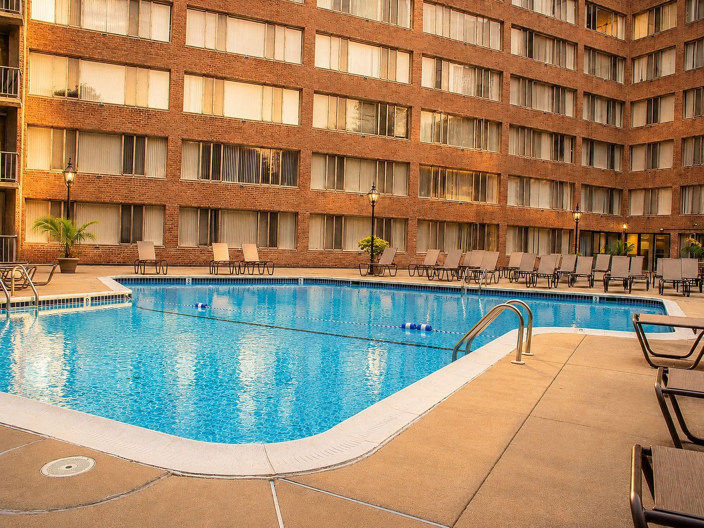 Washington Apartment: 1255 New Hampshire Avenue