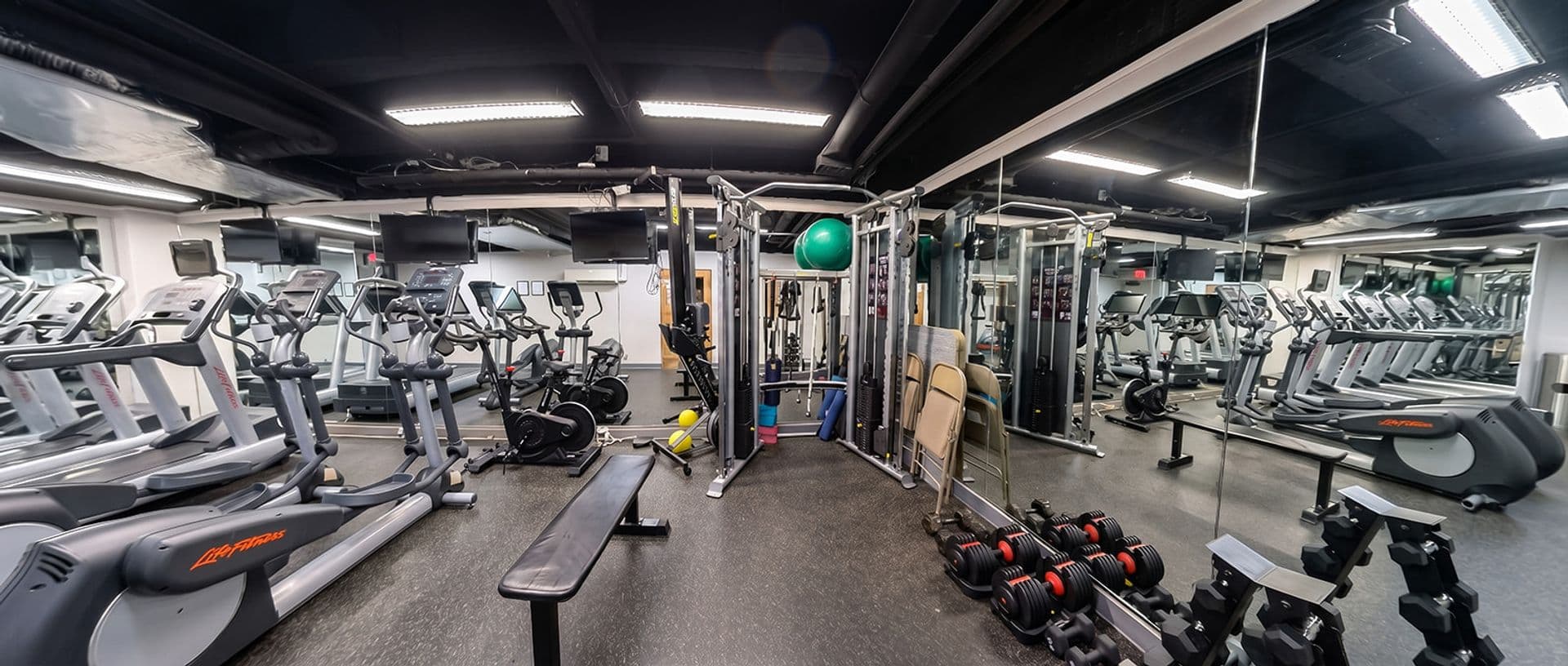 Washington Apartment: 1255 New Hampshire Avenue