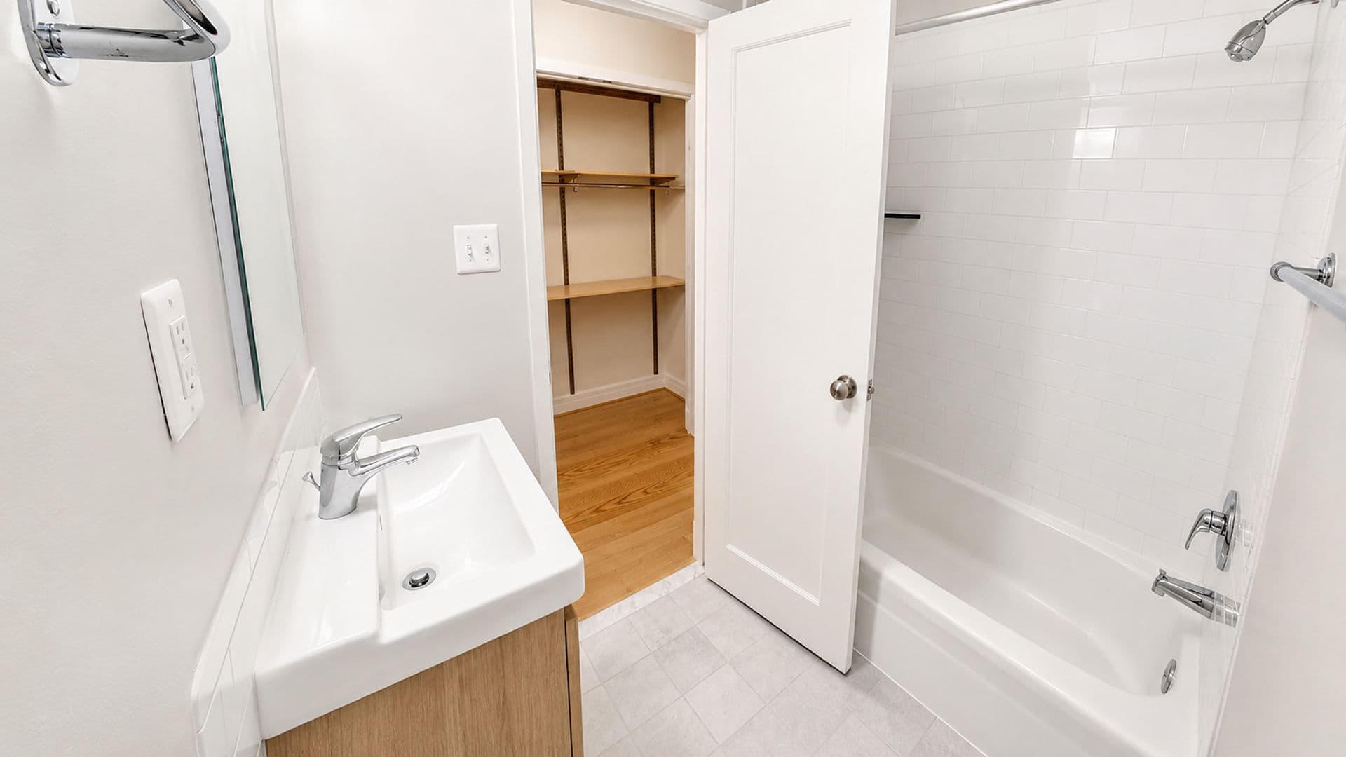 Washington Apartment: 1255 New Hampshire Avenue