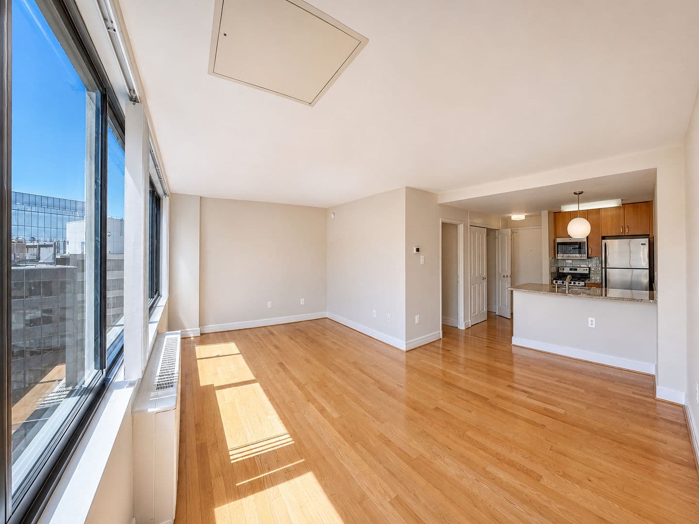 Washington Apartment: 1255 New Hampshire Avenue